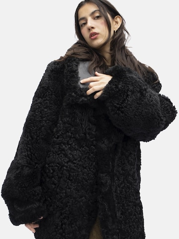 Just things we like - Abrigo de invierno 'MIO Reversible Shearling Coat' en negro
