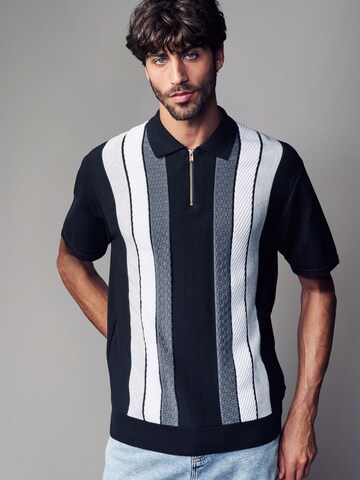 T-Shirt Next en noir : devant