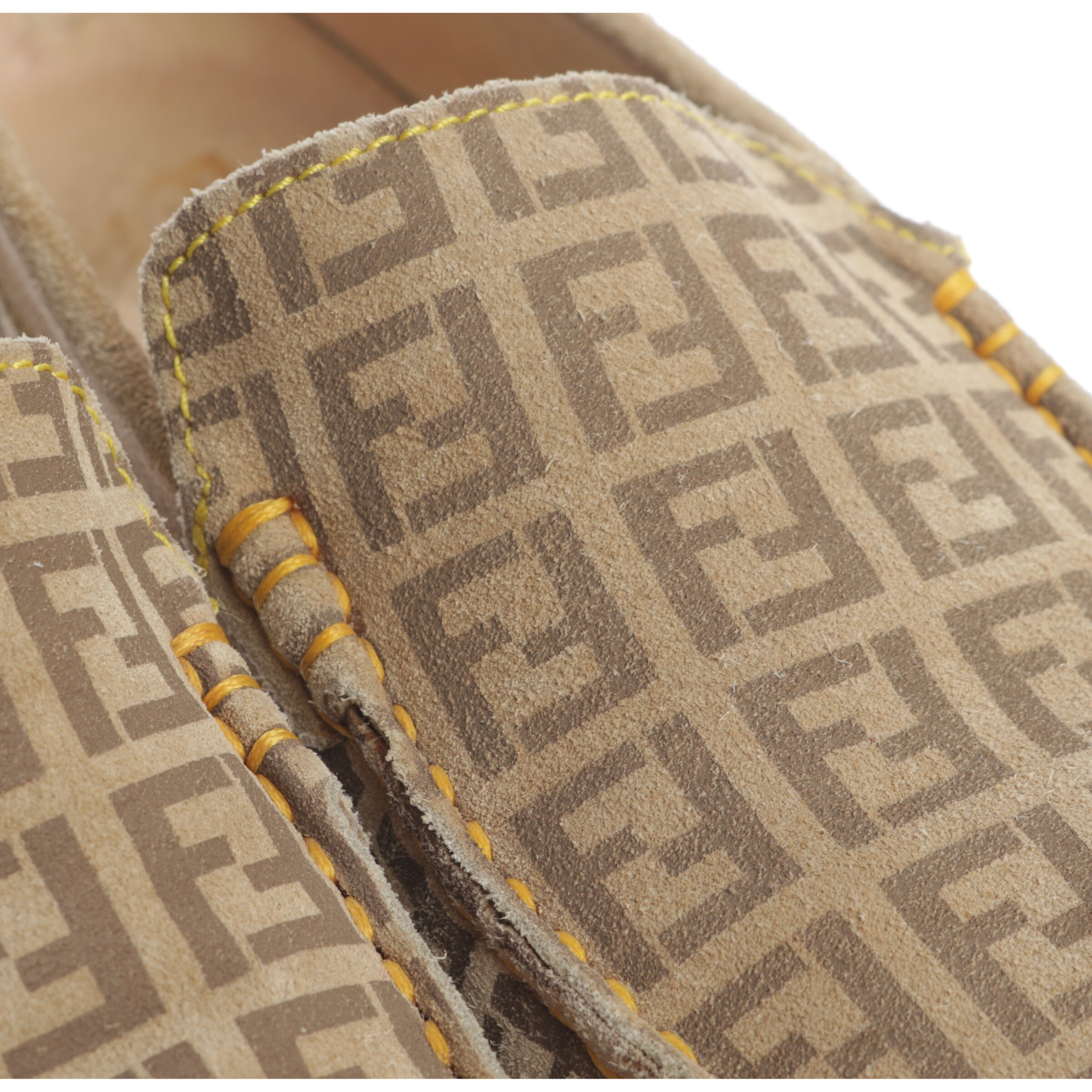 Fendi Flats & Loafers in 35 in Brown