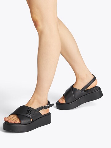 TOMMY HILFIGER - Sandalias con hebilla en negro