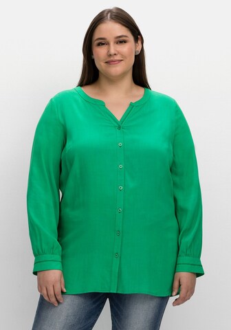 SHEEGO Blouse in Green: front