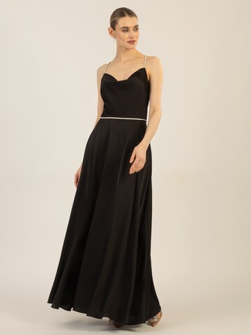 APART Kleid in Schwarz