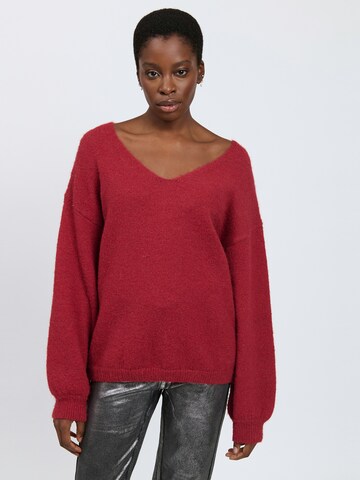 Influencer Sweater in Brown: front