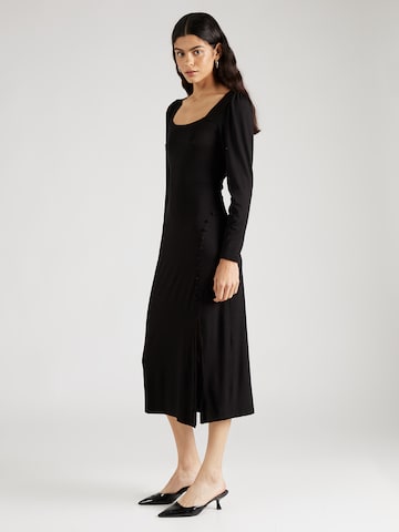 Rochie de la Dorothy Perkins pe negru: față