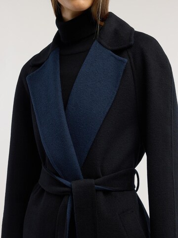 Trussardi - Abrigo de invierno en negro