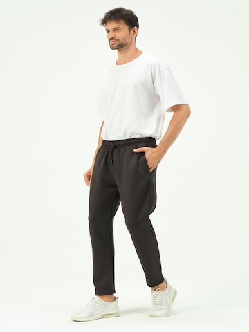 C&City Tapered Pajama in Black