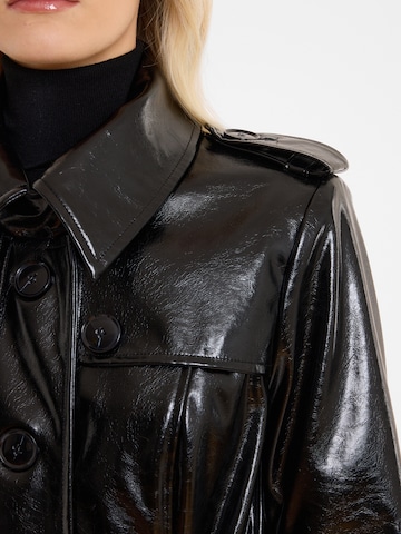 Ana Alcazar Mantel ' Acala ' in Schwarz