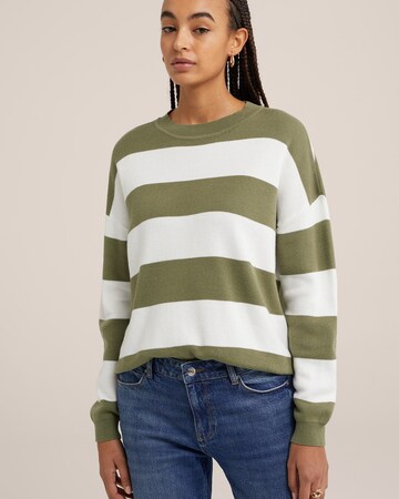 WE Fashion Sweater in Green