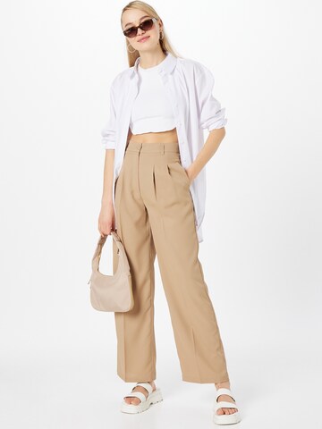 SISTERS POINT Regular Pleat-Front Pants in Beige