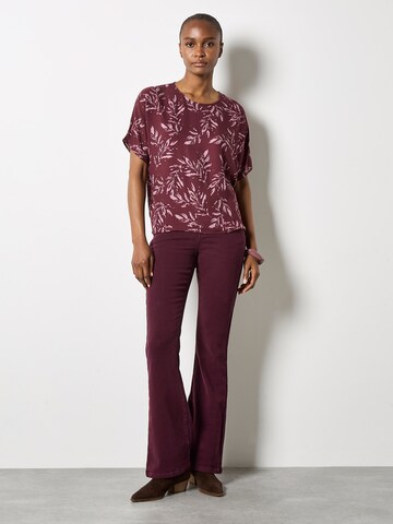 Chemisier Apricot en rouge : devant