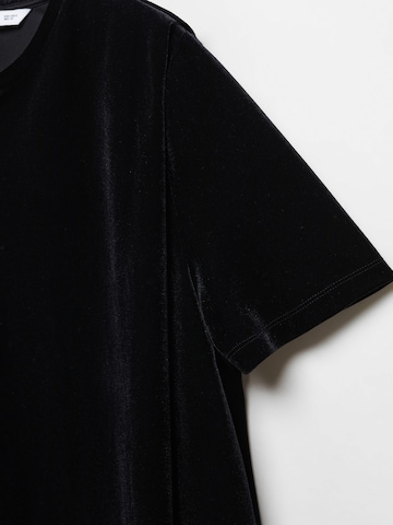 Camicia da donna 'XLURI' di MANGO in nero