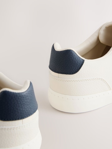 Next Platform trainers in Beige