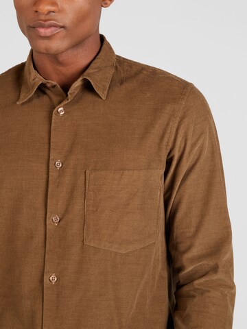 MADS NORGAARD COPENHAGEN - Regular Fit Camisa 'Baby' em castanho