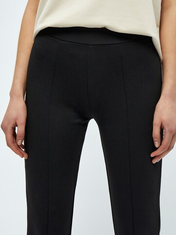DESIRES Flared Broek 'Britt' in Zwart