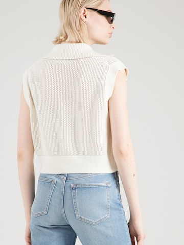 Vestă tricotată de la Calvin Klein Jeans pe bej
