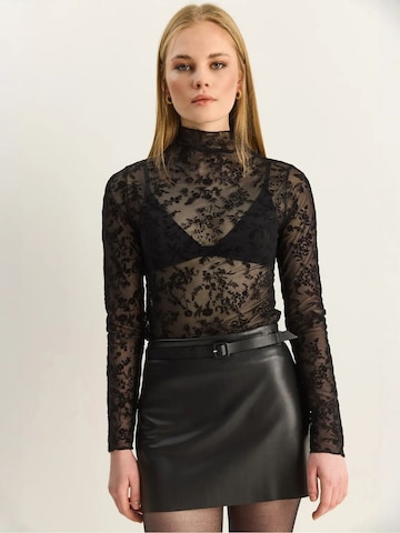 Bianco Lucci Blouse in Black