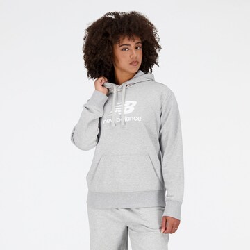 Sweat-shirt new balance en gris : devant