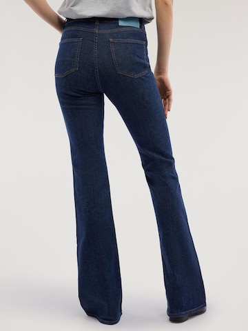 évasé Jean Trussardi en bleu