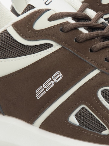 ES8 Sneaker low '90-3-04'‌ in Braun