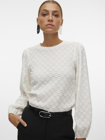 VERO MODA Bluse 'FLOWER' i hvid