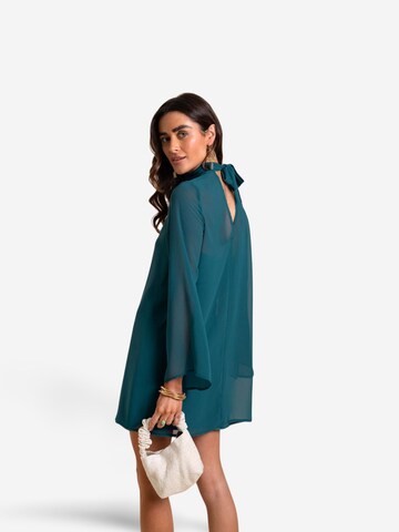 THE-ARE Kleid in Blau