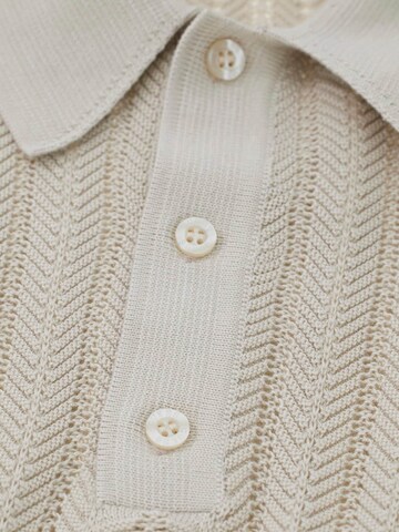 GUESS Sweater in Beige