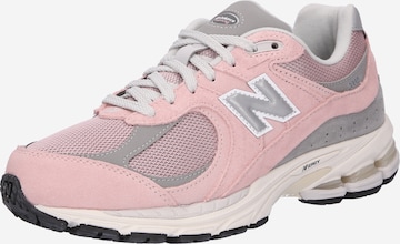 Sneaker bassa '2002' di new balance in rosa: frontale