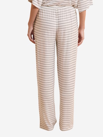 Pantaloncini da pigiama 'Kate' di ETAM in bianco