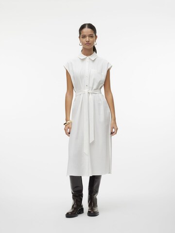 Robe-chemise 'MYMILO' VERO MODA en blanc