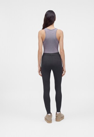 UGG Skinny Legíny 'Paloma II' – černá: zadní strana