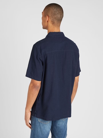 GAP Regular fit Риза в синьо