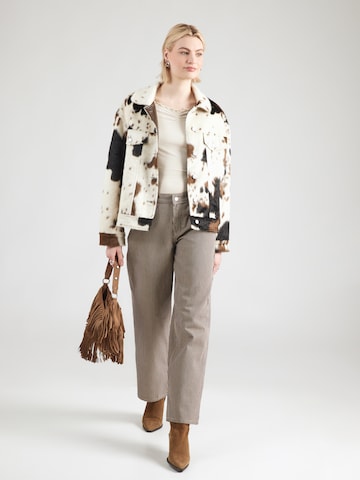 Maglietta 'AWAMYRA' di Aware in beige