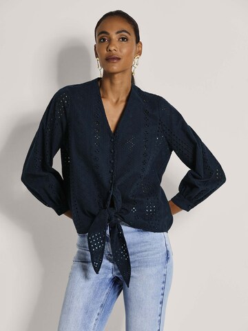 MADELEINE Blouse in Blue: front