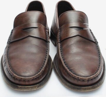Tod's Flats & Loafers in 41 in Brown