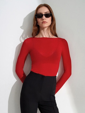 Dilvin Shirt in Red