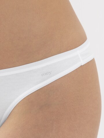 Mey String in White