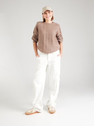 PIECES - Jersey 'PCKATE' en marrón
