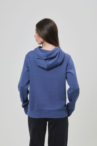 BENCH Sweatshirt in Blau