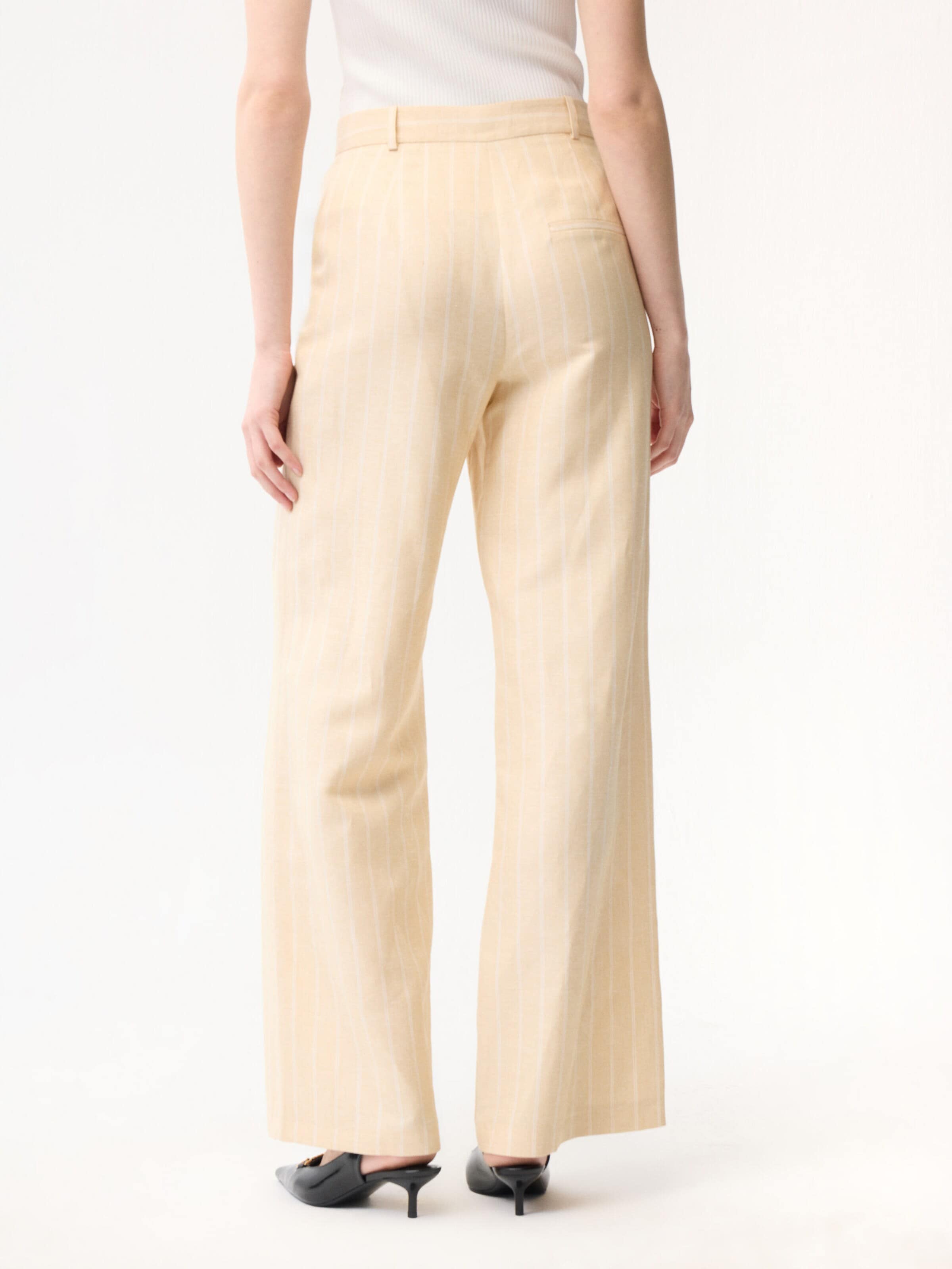 adl Loose fit Trousers in Yellow