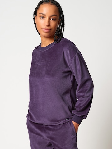 Skiny Pyjamas i lila: framsida