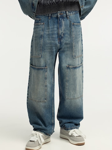 Wide Leg Jeans cargo Pull&Bear en bleu : devant