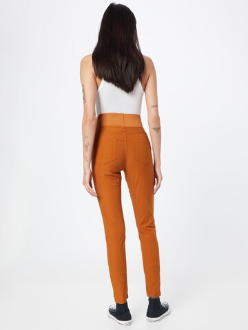 Skinny Pantalon 'SHANTAL' Freequent en marron