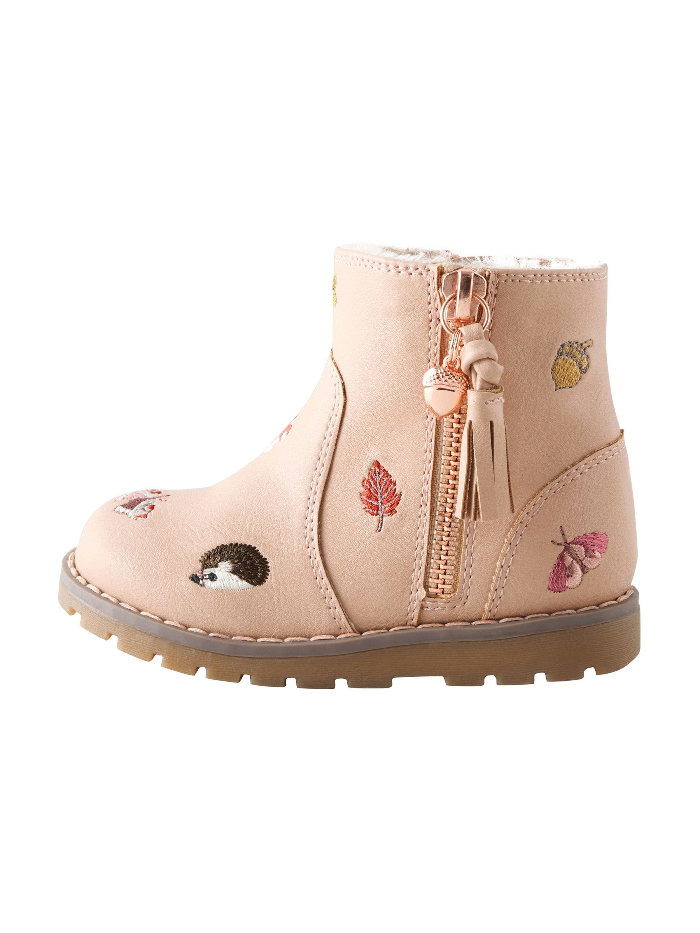 Next - Botas en rosa: frente