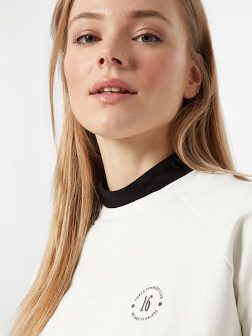 ABOUT YOU x GNTM Sweatshirt 'Xenia' in White