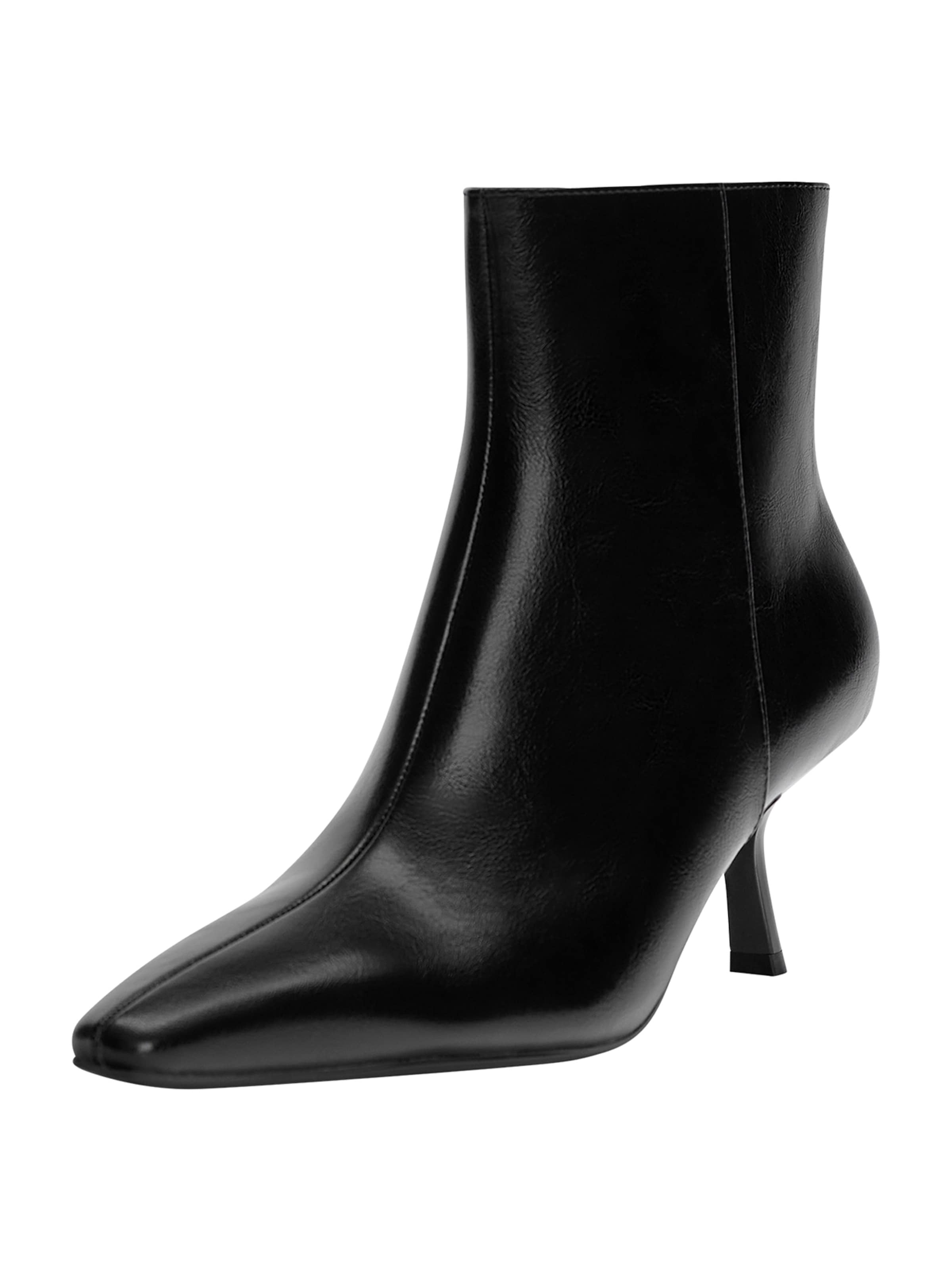 Pull&Bear Ankle boots in Black: front