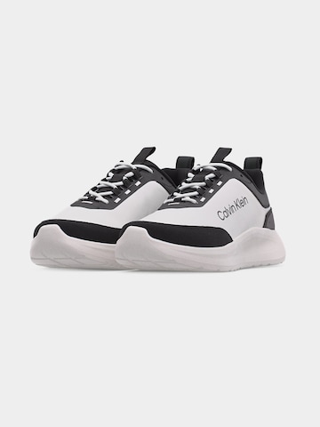 Calvin Klein Rövid szárú sportcipők 'ESS' - fekete