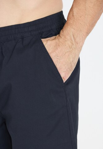 NOU Regular Shorts 'Helvetia' in Blau