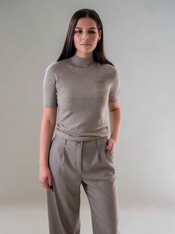 WEARABLE STORIES Pullover 'Lone' in Grau: Vorderseite