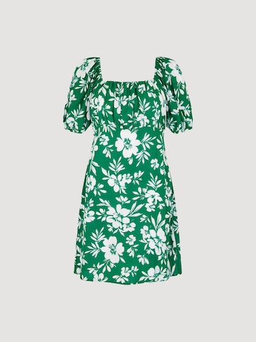 Robe Apricot en vert : devant