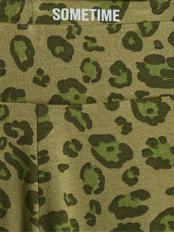 SOMETIME SOON Skinny Leggings in Grün